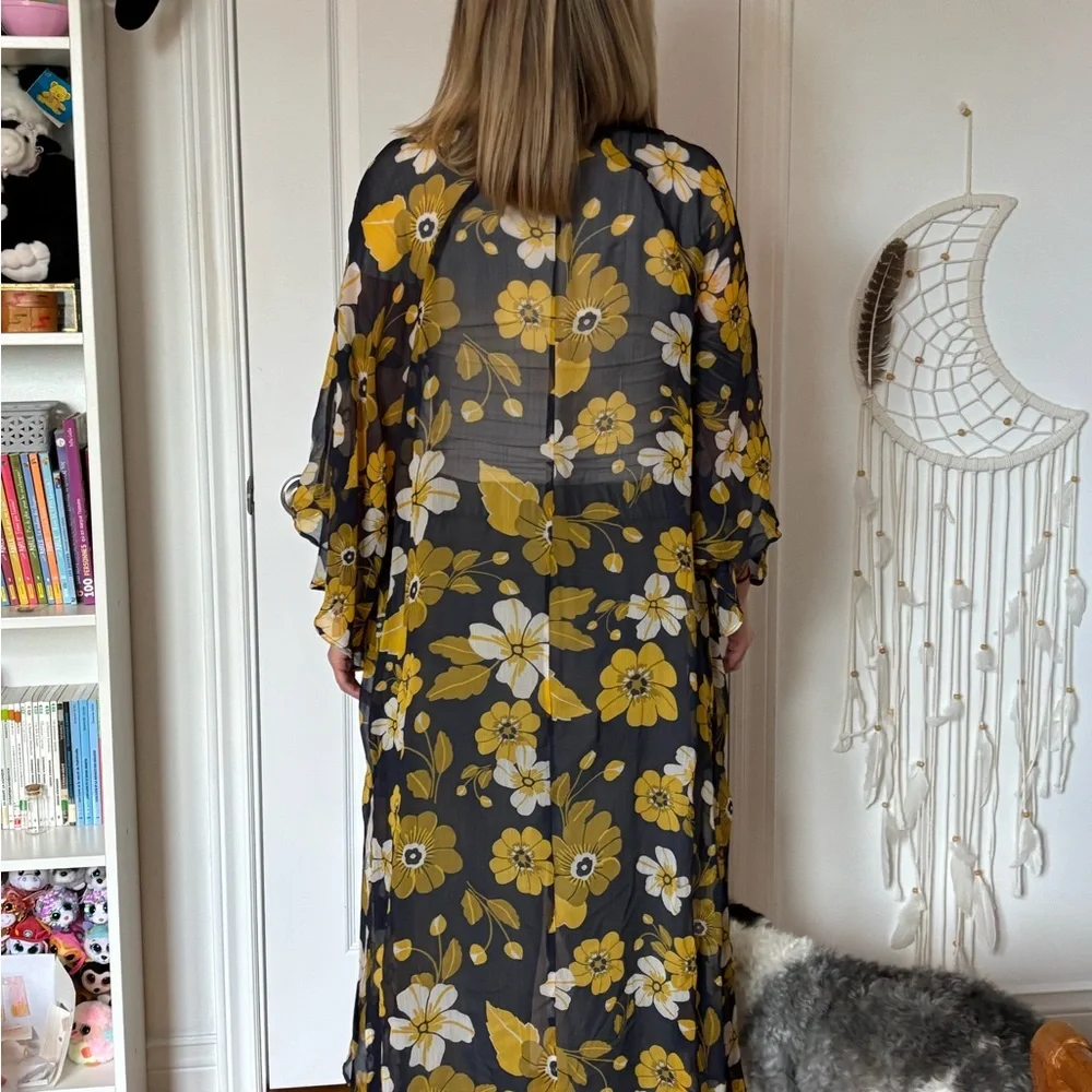 Steve Madden Yellow and White Floral Kimono - Picture 3 of 4